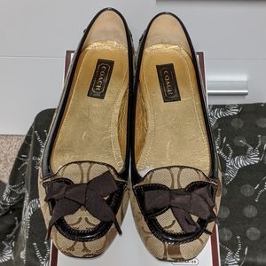 Coach Brown Logo / Patent Bow Loafers - Tipper